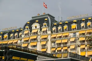 Images Dated 18th February 2005: SWITZERLAND-(Vaud)-Swiss Riviera-MONTREUX: Le Montreux Place Hotel on Lake Geneva