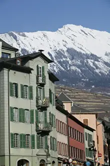 Images Dated 26th February 2005: SWITZERLAND-Wallis / Valais-SION: Buildings along Rue de Grand-Pont Morning / Winter