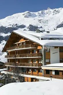 Images Dated 26th February 2005: SWITZERLAND-Wallis / Valais-VERBIER: Ski Resort / Winter Ski Chalet