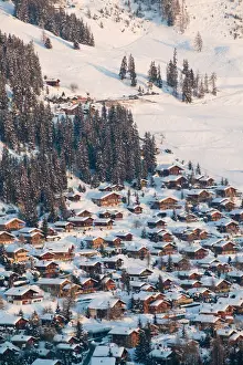 Images Dated 26th February 2005: SWITZERLAND-Wallis / Valais-VERBIER: Ski Resort / Winter Town View & Ski Chalets