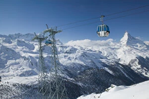 Images Dated 24th February 2005: SWITZERLAND-Wallis / Valais-ZERMATT: Blauherd (el. 2571 meters) / Winter Cable Cars from Gant (el)