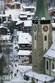 SWITZERLAND-Wallis / Valais-ZERMATT: Evening Stollers on Kirchstrasse & Parish Church
