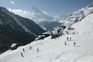 Rest Prints: SWITZERLAND-Wallis / Valais-ZERMATT: Findeln / Winter Mountain Ski Village & Matterhorn