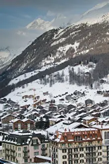 SWITZERLAND-Wallis / Valais-ZERMATT: Late Afternoon Town View / Winter