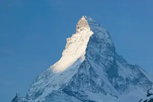 Images Dated 23rd February 2005: SWITZERLAND-Wallis / Valais-ZERMATT: Morning Light on the Matterhorn / Dawn
