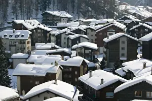 SWITZERLAND-Wallis / Valais-ZERMATT: Town Parish Church / Daytime / Winter