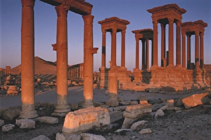 Images Dated 10th June 2014: Syria, The Great Tetrapylon at Palmyra