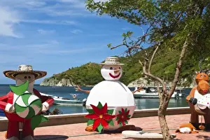 Images Dated 27th October 2010: Taganga, Colombia. Caribbean Christmas decorations in the tropics