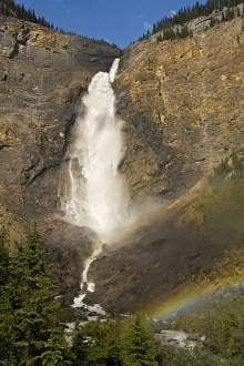 Images Dated 20th July 2015: Takakkaw Falls and Rainbow, Yoho National Park, British Columbia, Canada