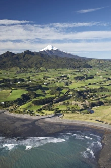 Taranaki Coastline near Oakura near New Plymouth, Farmland and Mt Taranaki / Mt Egmont