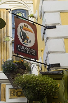 Images Dated 17th May 2006: Temple Bar, Dublin