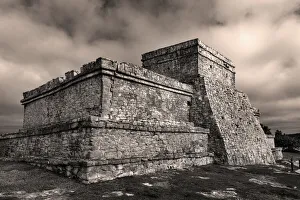 Images Dated 29th December 2020: Temple of the Wind at Archeological Zone of Tulum Mayan Port City Ruins in Tulum, Mexico