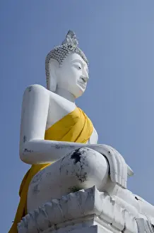 Images Dated 25th February 2012: Thailand, Ayutthaya. Wat Phra Chao Phya-thai (aka Wat Yi Chai-mongkol)
