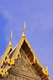 Images Dated 22nd November 2004: Thailand, Bangkok. Temple of the Emerald Buddha, Grand Palace Bangkok, Thailand