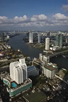 Images Dated 10th April 2008: Thailand, Bangkok. View of the Chao Praya River from State Lebua Tower