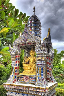 Images Dated 24th July 2009: Thailand, Bangkok, Wat Bangkungthien Kang. An ornate Buddhist shrine. Credit as