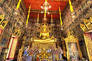 Images Dated 24th July 2009: Thailand, Bangkok, Wat Ratcha Orasaram Rathaworawihan. Buddhist shrine inside temple