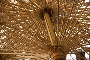 Images Dated 23rd March 2014: Thailand, Chiang Mai Province, Bo Sang. Umbrella factory