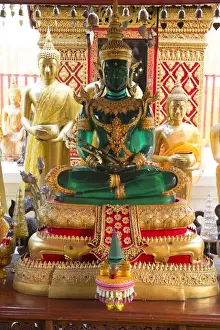 Images Dated 22nd March 2014: Thailand, Chiang Mai Province, Wat Phra That Doi Suthep. Green Buddha statue