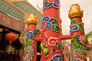 Images Dated 2nd November 2005: Thailand, Dragon incense at the Buddhist Chinese Shrine