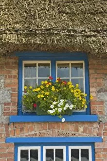 Images Dated 14th July 2007: Thatched cottage, Adare, County Limerick, Ireland