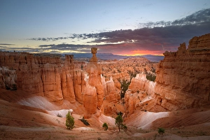 Images Dated 19th January 2024: Thor's Hammer at sunrise Bryce Canyon National Park, Utah