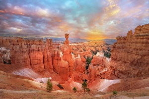 Images Dated 19th January 2024: Thor's Hammer at sunrise Bryce Canyon National Park, Utah