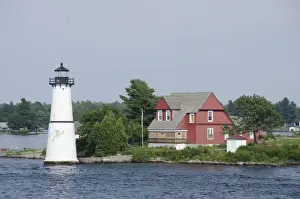 Images Dated 8th July 2011: Thousand Islands, archipelago that split Canada & US boarder on St. Lawrence River
