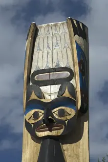 Images Dated 16th September 2006: Thunderbird Project Featuring Tseshaht Totem Poles, Port Alberni, British Columbia