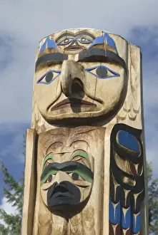 Images Dated 16th September 2006: Thunderbird Project Featuring Tseshaht Totem Poles, Port Alberni, British Columbia