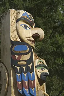 Images Dated 16th September 2006: Thunderbird Project Featuring Tseshaht Totem Poles, Port Alberni, British Columbia