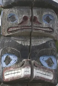 Images Dated 16th September 2006: Thunderbird Project Featuring Tseshaht Totem Poles, Port Alberni, British Columbia