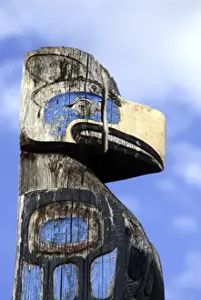 Images Dated 16th September 2006: Thunderbird Project Featuring Tseshaht Totem Poles, Port Alberni, British Columbia