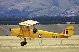 Images Dated 27th December 2007: Tiger Moth Biplane, Wanaka, South Island, New Zealand