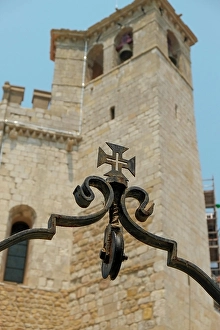 Images Dated 2nd January 2024: Tomar, Portugal. Tomar castle, home to the Convento de Christo and the last of the Knights Templar