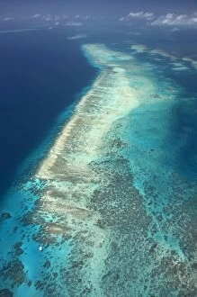 Images Dated 5th October 2007: Tongue Reef and Yacht, Great Barrier Reef Marine Park, North Queensland, Australia