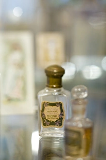 Images Dated 30th October 2006: tour of perfune factory in the village of Eze. Near Villefranche in the south of France