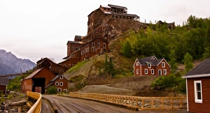 Images Dated 26th August 2009: Touring the long-defunct Kennicott copper mill in Kennicott, Alaska