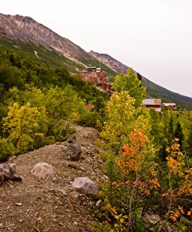 Images Dated 27th August 2009: Touring the long-defunct Kennicott copper mill in Kennicott, Alaska