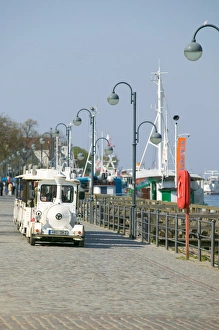 Images Dated 27th April 2004: tourist train, warnemunde