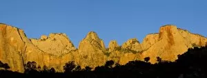 Images Dated 4th November 2007: Towers of the Virgin at sunrise in Zion National Park in Utah