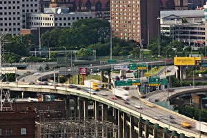 Images Dated 7th June 2006: Traffic in motion on highways leaving Cincinnati, Ohio