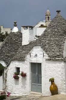 Images Dated 28th May 2007: Trullo, Alberobello, Apulia, Italy