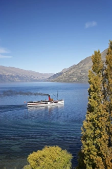 Queenstown Prints: TSS Earnslaw, Lake Wakatipu, in Autumn, Queenstown, South Island, New Zealand
