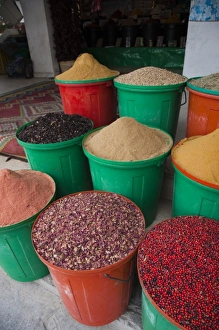 Images Dated 12th March 2010: Tunisia, Jerba Island, Midoun, spice market