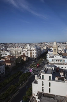 Images Dated 5th March 2010: Tunisia, Tunis, Avenue Habib Bourguiba, elevated view towards Place de L Independence