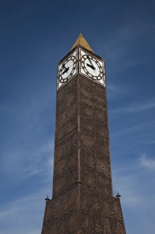 Images Dated 5th March 2010: Tunisia, Tunis, Avenue Habib Bourguiba, Place du 7 Novembre 1987 clocktower, morning