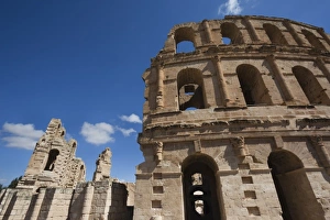Images Dated 10th March 2010: Tunisia, Tunisian Central Coast, El Jem, Roman Colosseum, b. 238 AD