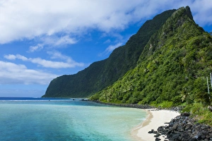 Images Dated 25th June 2011: Turqoise water and white sand beach at Ofu Island