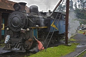 Images Dated 14th October 2009: UNESCO, India, Tamil Nadu, Nilgiri Mountains, Heritage Steam Train, Udagamandalam